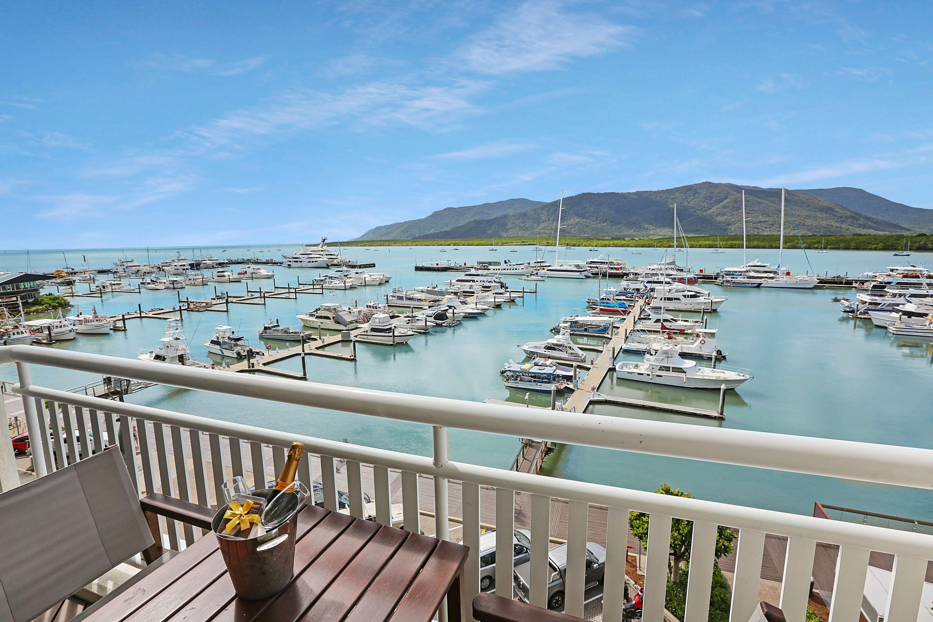 凯恩斯香格里拉大酒店 凱恩斯 外观 照片 View of the Marina from the Hotel